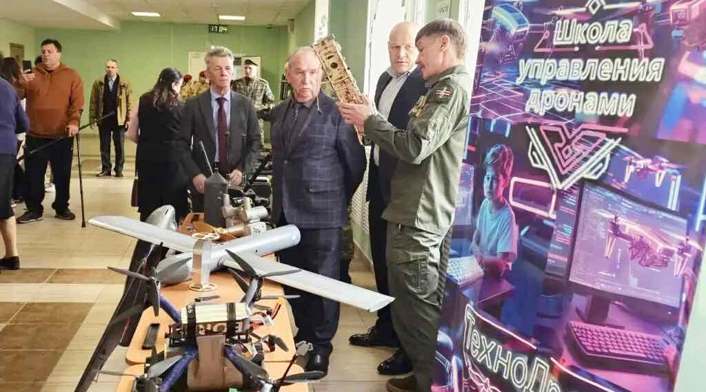 В брянском лицее № 27 прошёл урок мужества с участием спецназа «Торнадо»