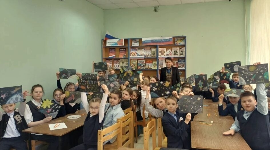 Гимназистов Брянска  познакомили с «Космическим творчеством»