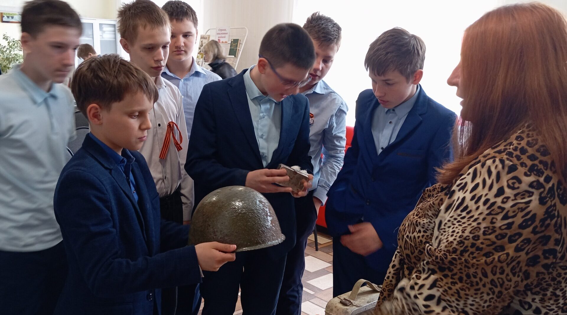 Школьники Брянска познакомились с артефактами военных лет