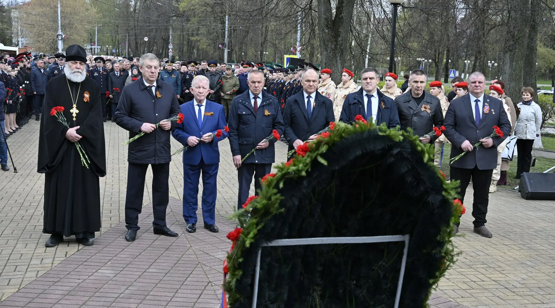 Брянский губернатор почтил память ликвидаторов аварии на Чернобыльской АЭС