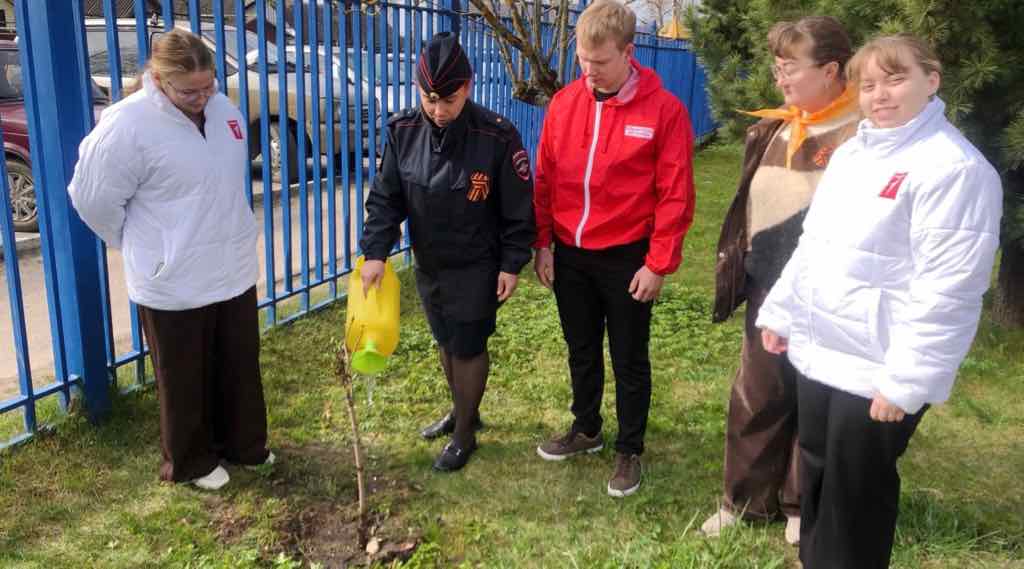 В Унече заложили «Сад Памяти» у школы № 1