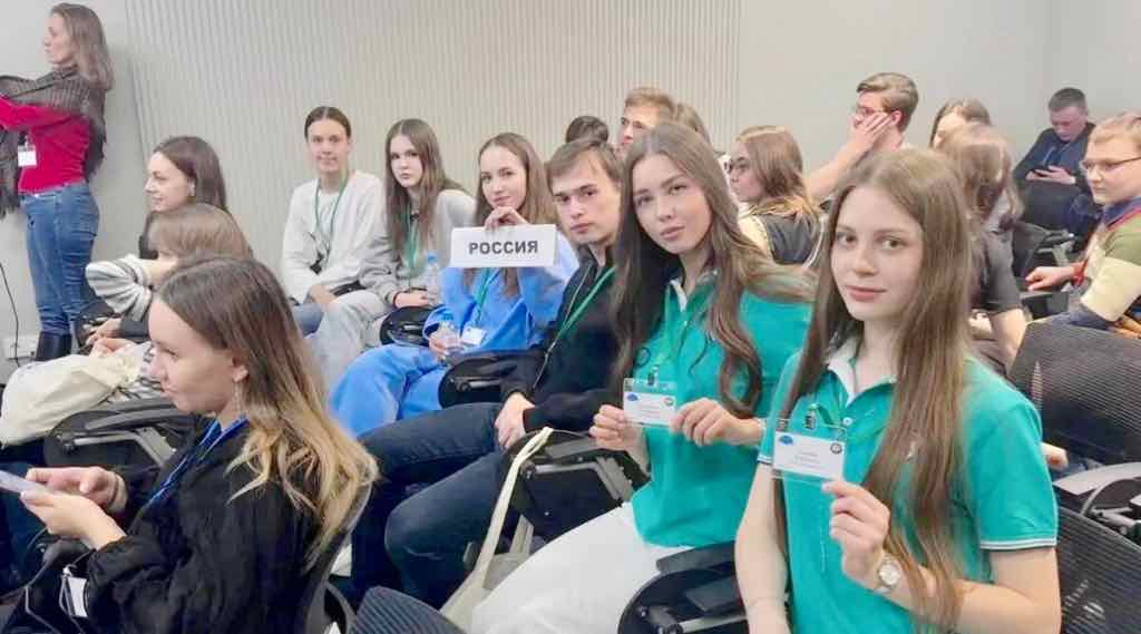 Клинцовские школьники стали лауреатами «Карловских чтений» в Москве