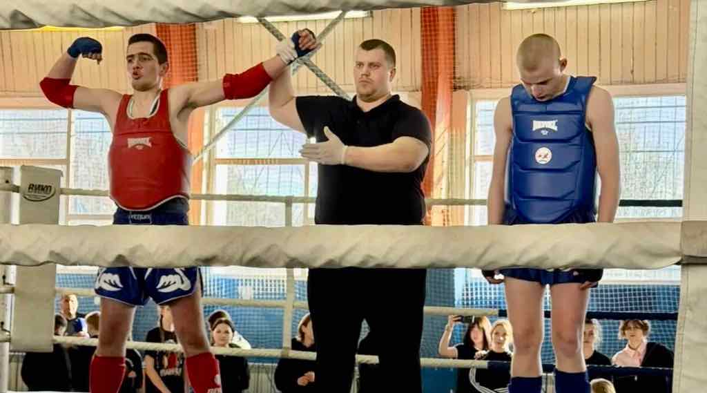 Студент из Комаричей Данил Кирия стал чемпионом по муайтай в Орле