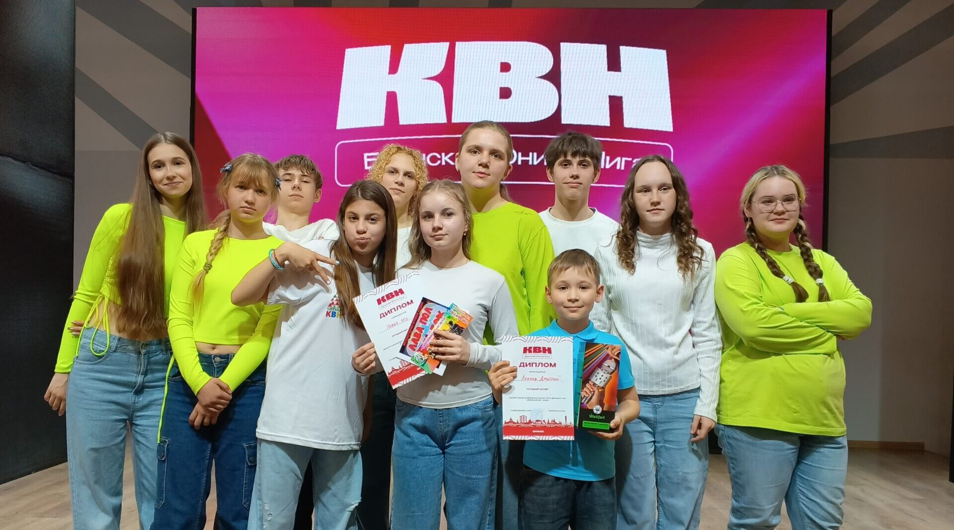 Школьники из Жуковки взяли «серебро» в малом финале Брянской юниор-лиги КВН