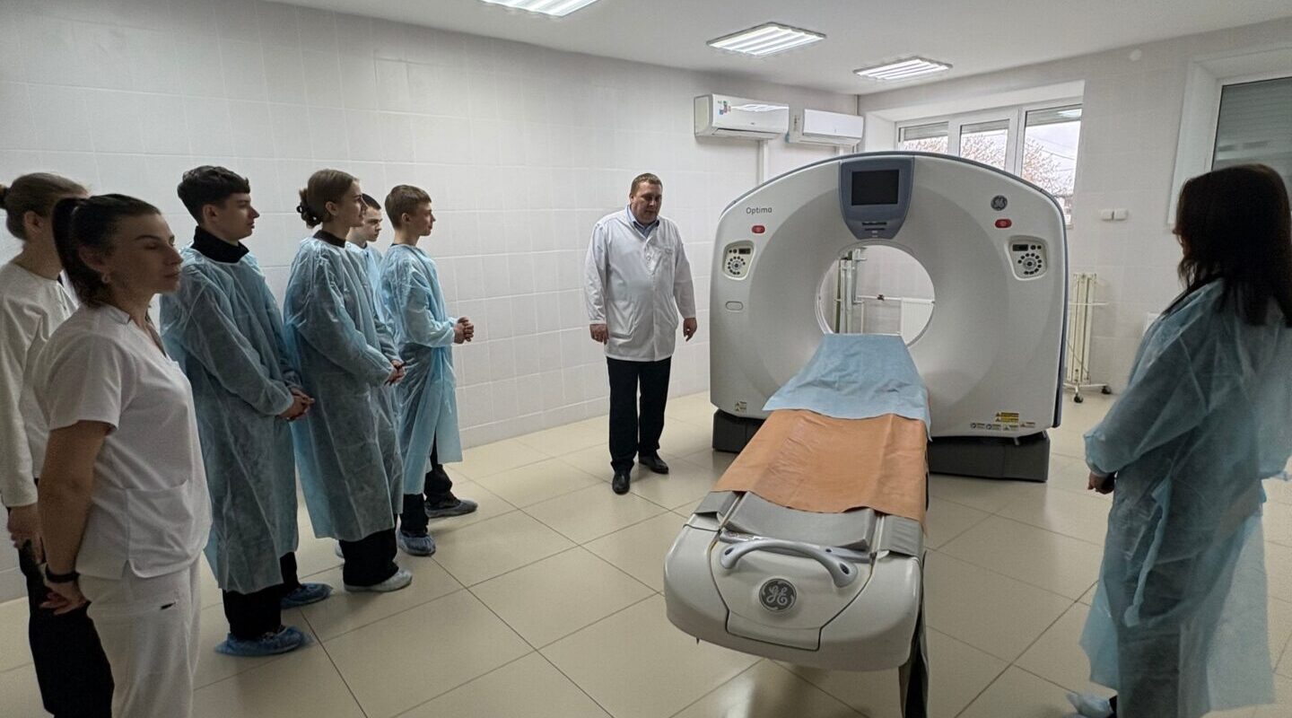 Погарские старшеклассники побывали на профориентации в центральной районной больнице