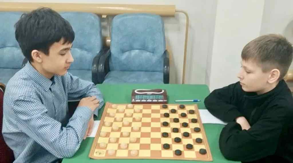 Брянский шашист Илья Мглинец завоевал две бронзы и золото на Первенстве России