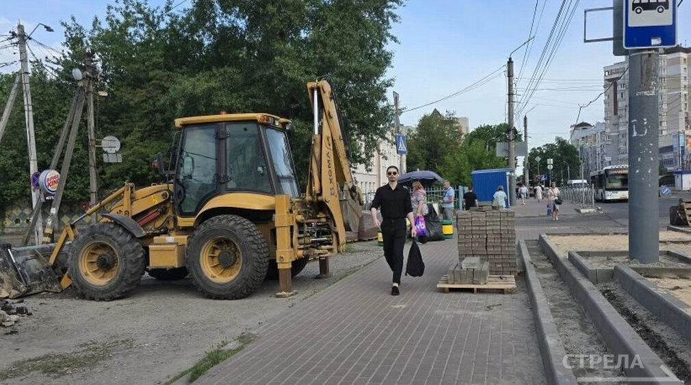 В Брянске в районе автовокзала дорожные работы ведутся активными темпами