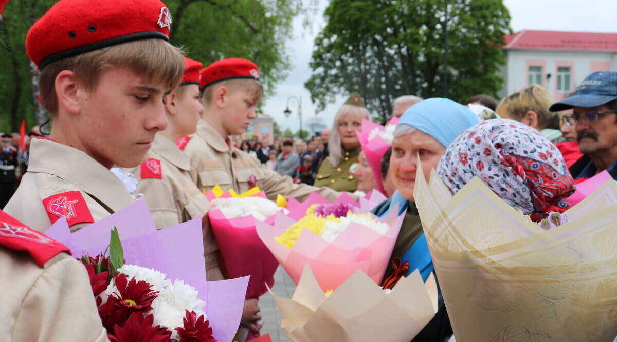 У мемориальной Стены Памяти в Стародубе состоялся митинг «Память сильнее времени»
