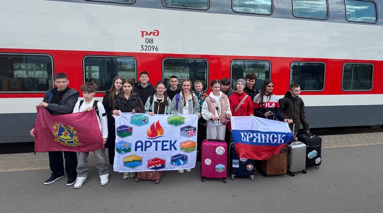 Школьник из Локтя отправился в «Артек»