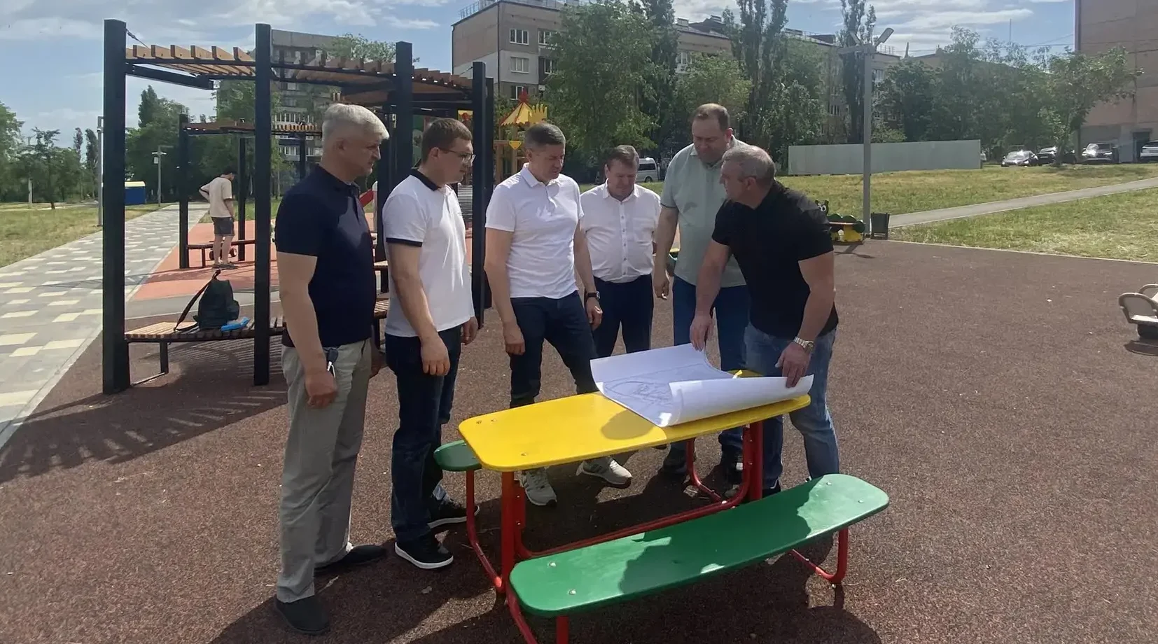 Дорожники Брянска отремонтируют улицы луганской Брянки