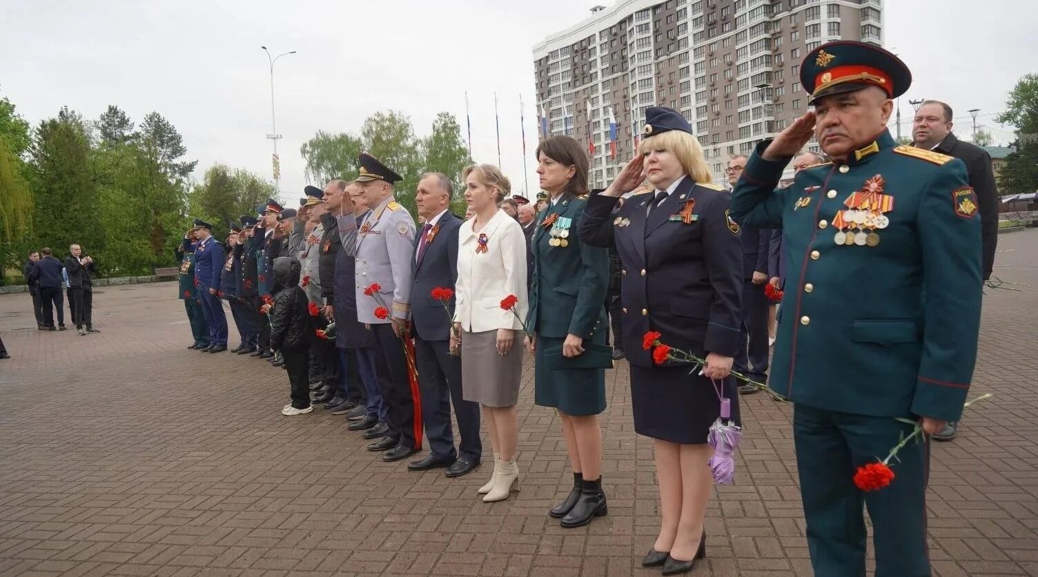 Брянщина вместе со всей Россией отмечает 81-ю годовщину Великой Победы