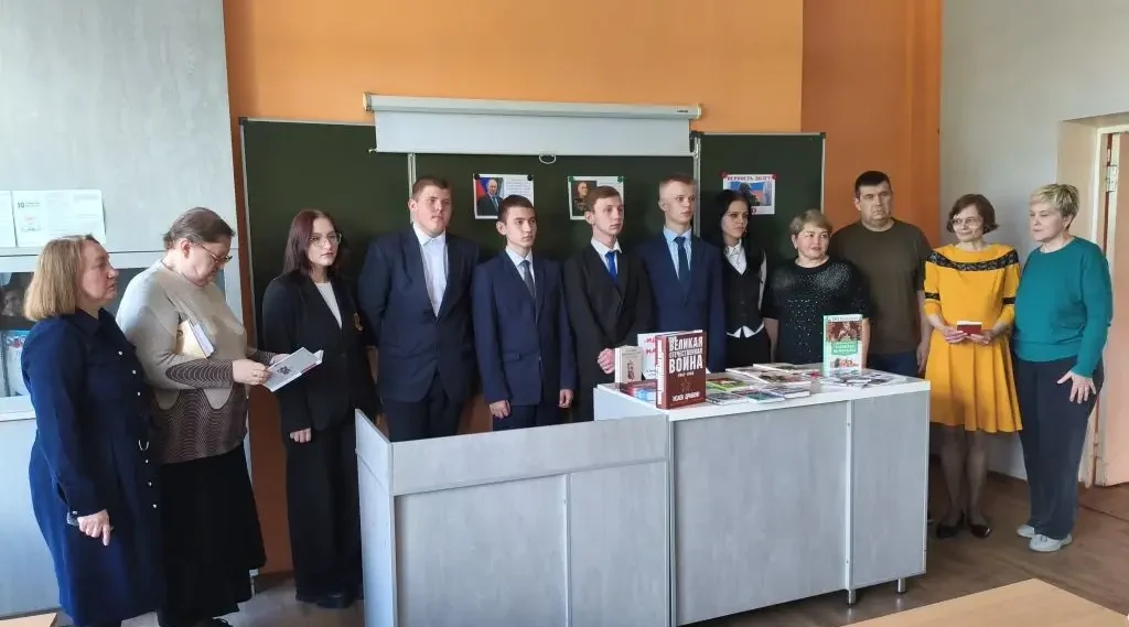 Речицкие школьники встретились с брянскими поэтами