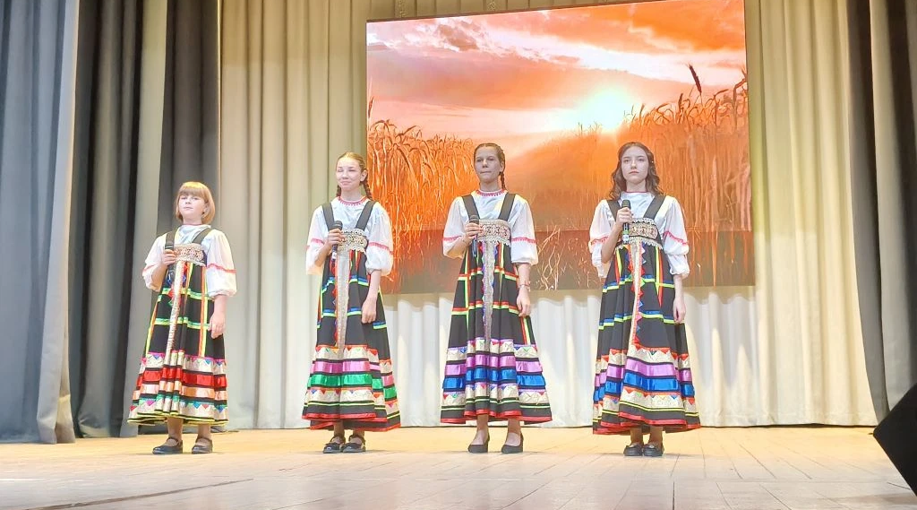 Воспитанники Детской школы искусств порадовали климовчан праздничной концертной программой
