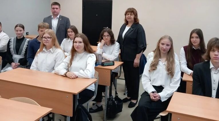 Локотские школьники изучали трудовое право в ходе квиза