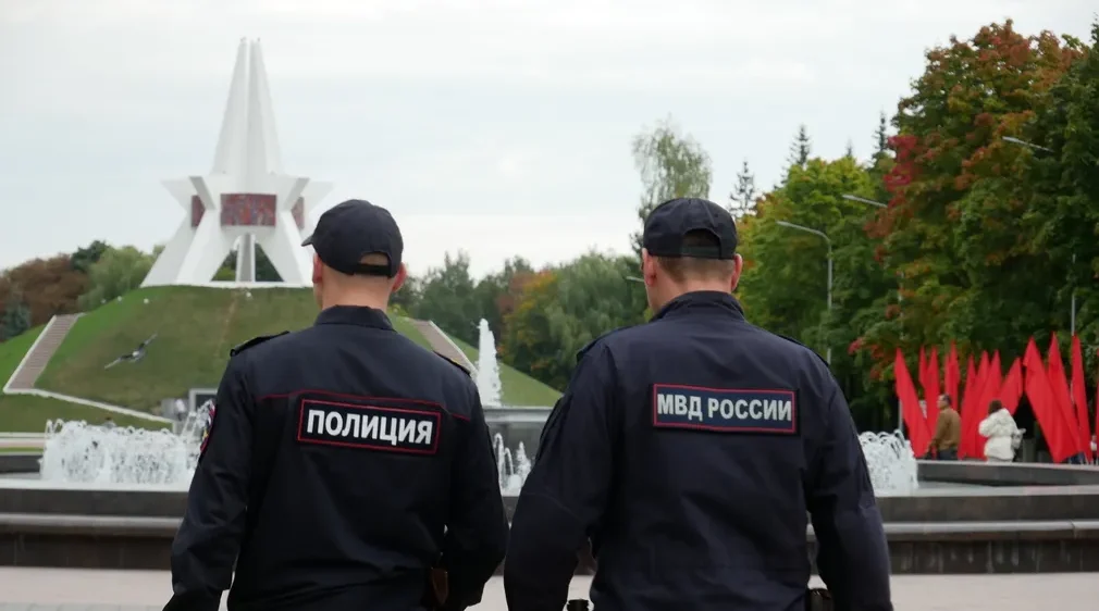 В Брянске правоохранители обеспечивали порядок на праздничных мероприятиях