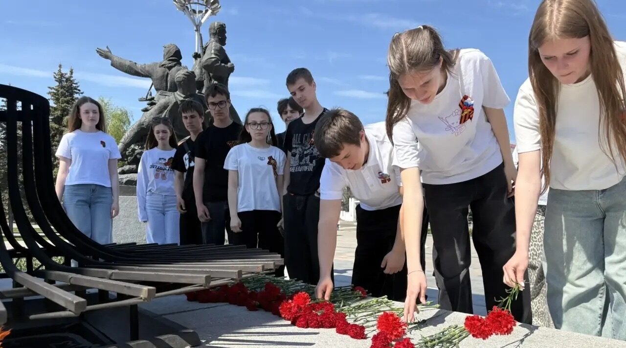 Комаричские школьники в преддверии Дня Победы побывали на экскурсии в Брянске