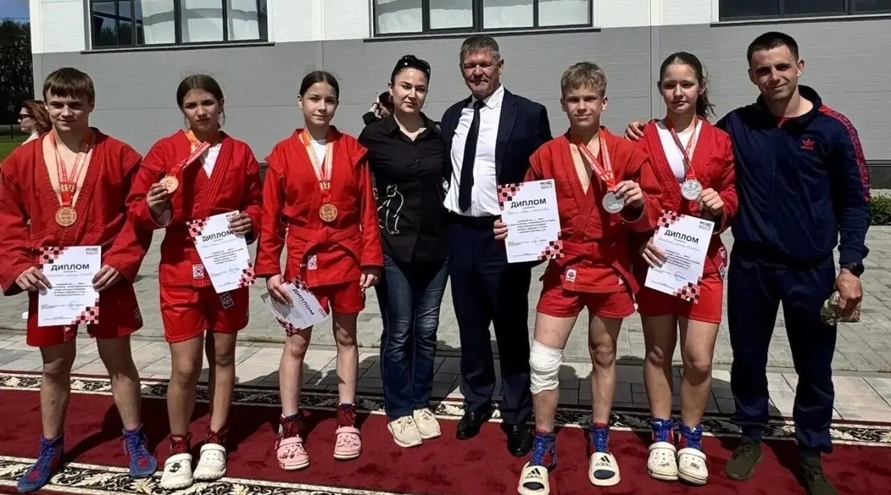 Брянские самбисты завоевали пять медалей на Всероссийских соревнованиях в Липецкой области