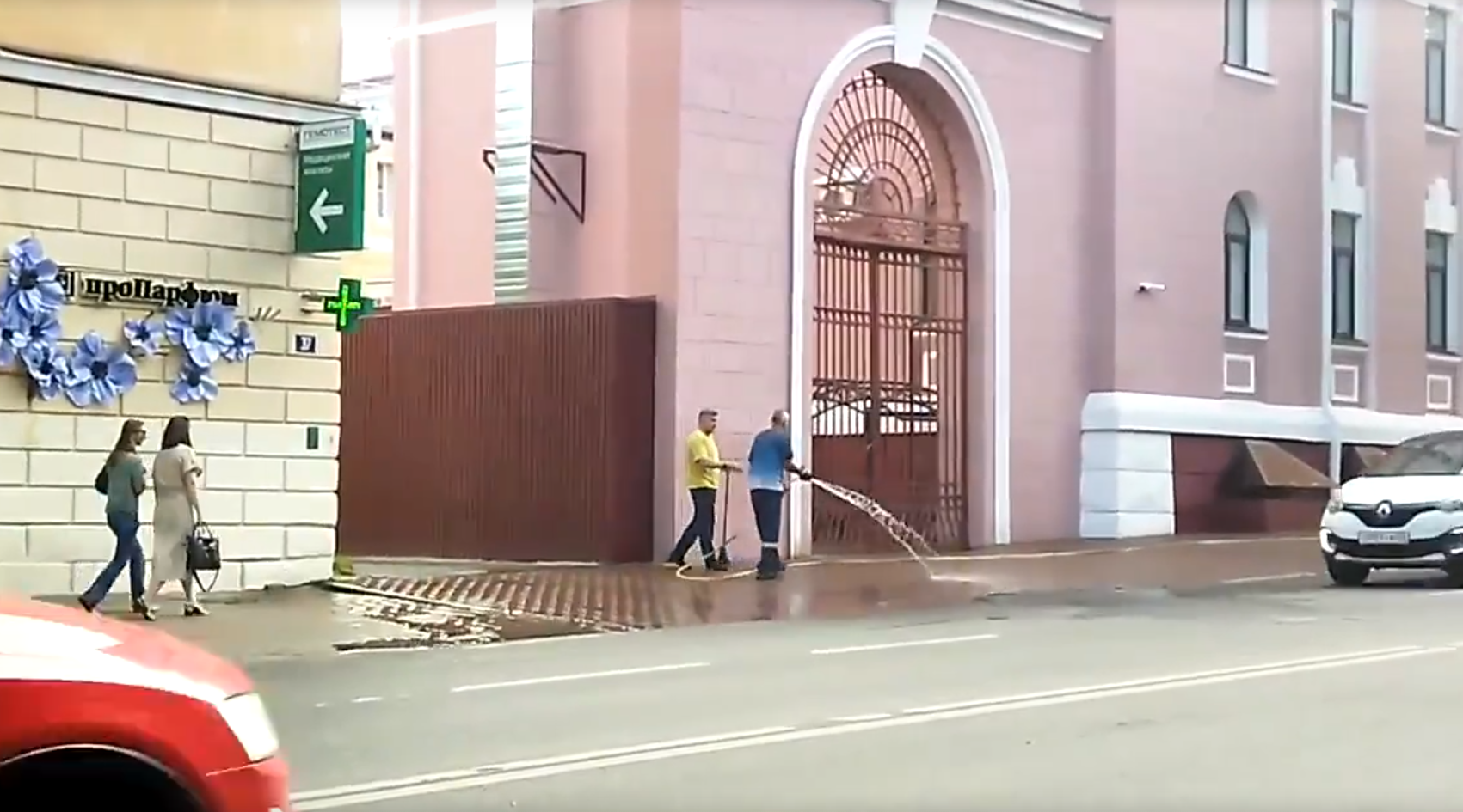 Дороги и улицы Брянска продолжают приводить в порядок