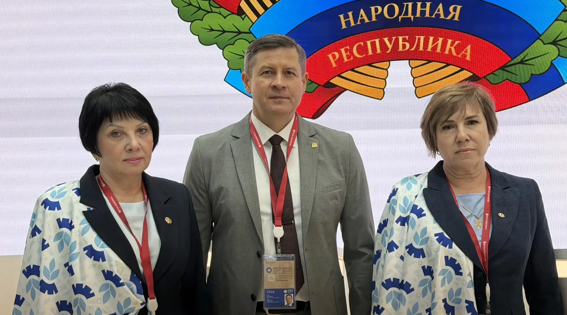 Глава Брянщины Егор Ковальчук посетил стенд ЛНР