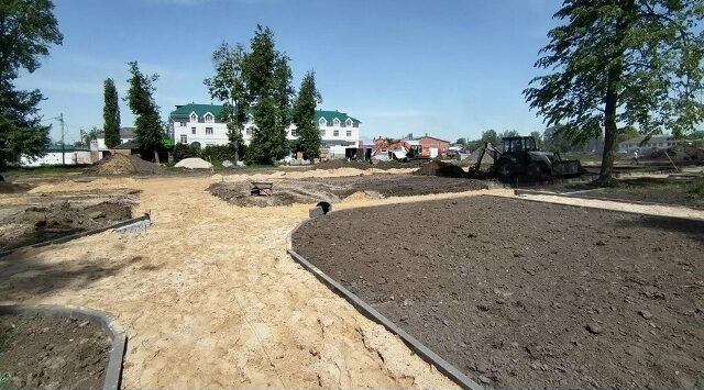 В Трубчевске благоустраивают сквер «Гамова лужа»