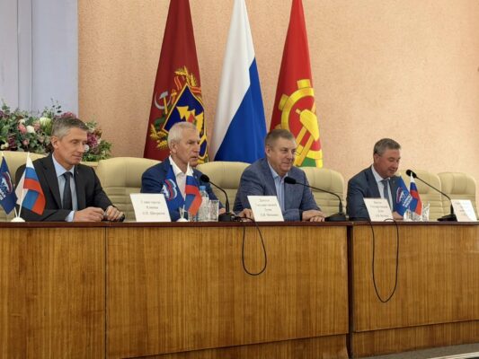 Александр Богомаз и Олег Матыцин провели встречу с партактивом г. Клинцы