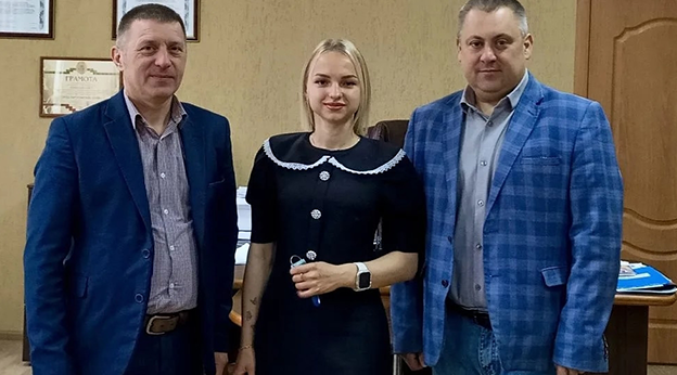 В Новозыбкове ключи от новой квартиры вручили тренеру