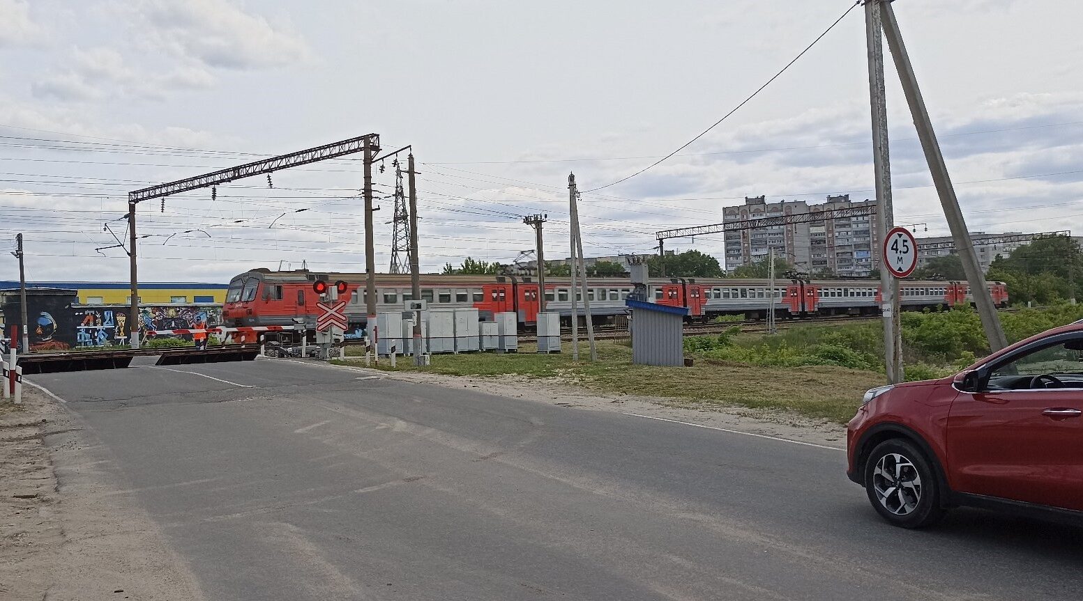 Профилактическая акция по безопасности на переездах проходит на МЖД