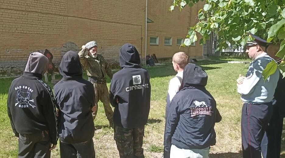 Брянские транспортные полицейские устроили «перезагрузку» для подростков-зацеперов