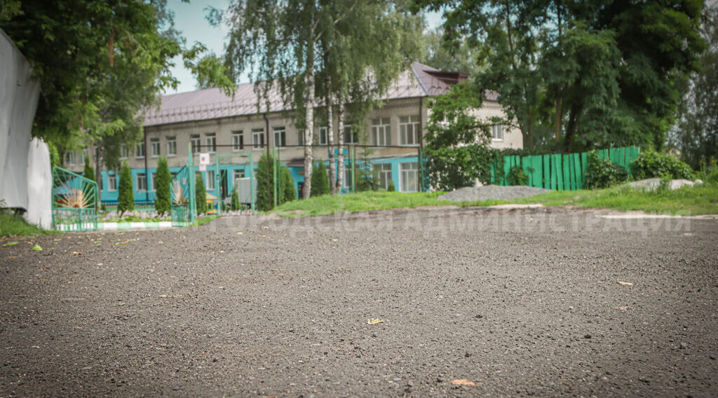 В Брянске отремонтировано более 8700 квадратных метров дорог  с помощью крошки
