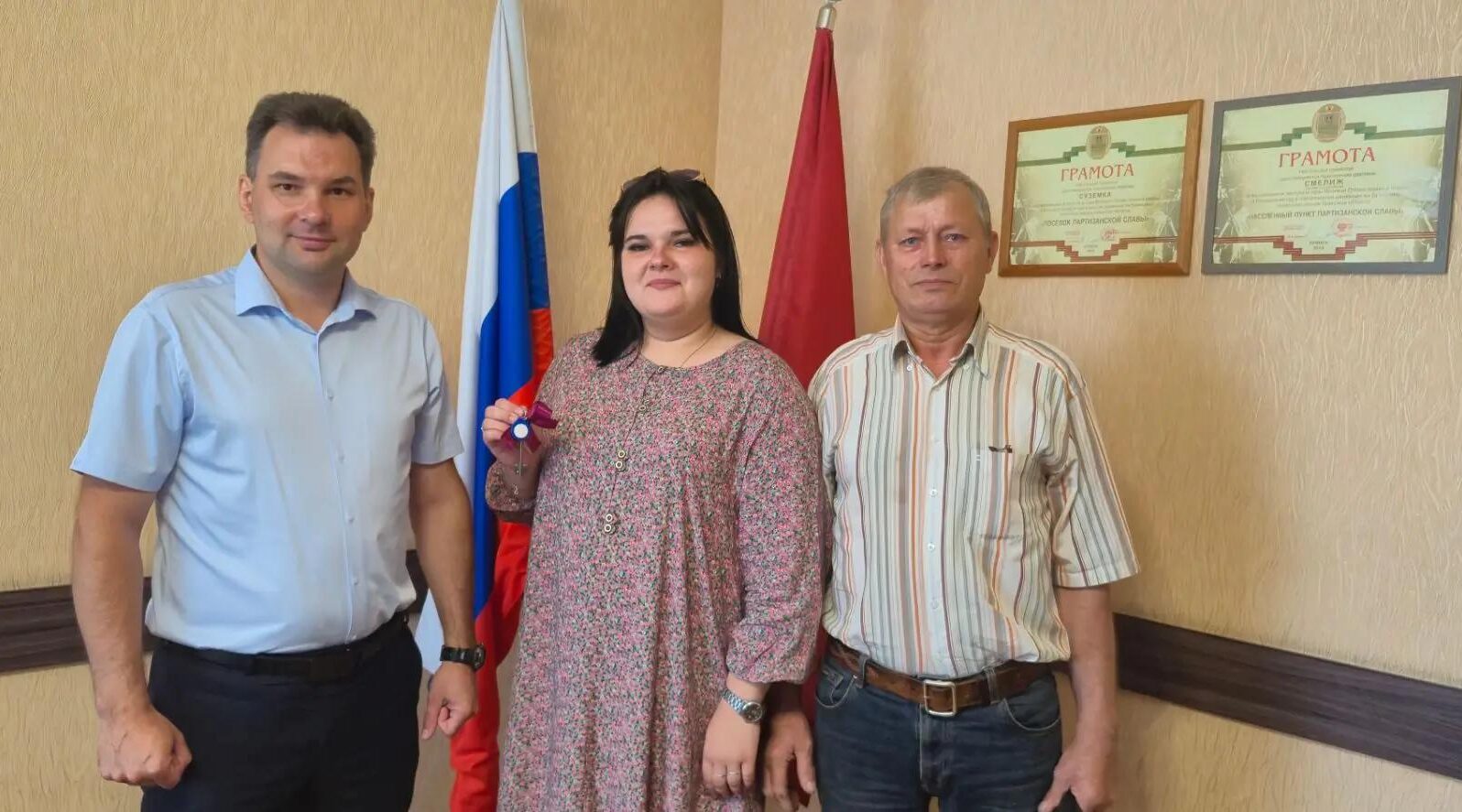 В Суземском районе вручили ключи от квартиры ребёнку-сироте