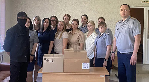 Сотрудники медсанчасти УФСИН передали гуманитарную помощь военнослужащим