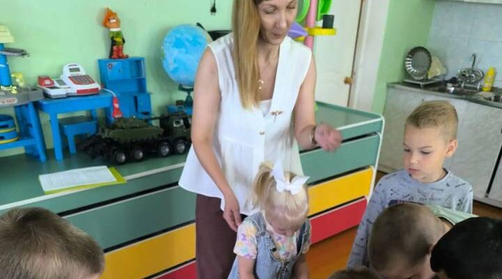Для ребят из детсада «Родничок» Карачевского района провели викторину «В гостях у сказки»