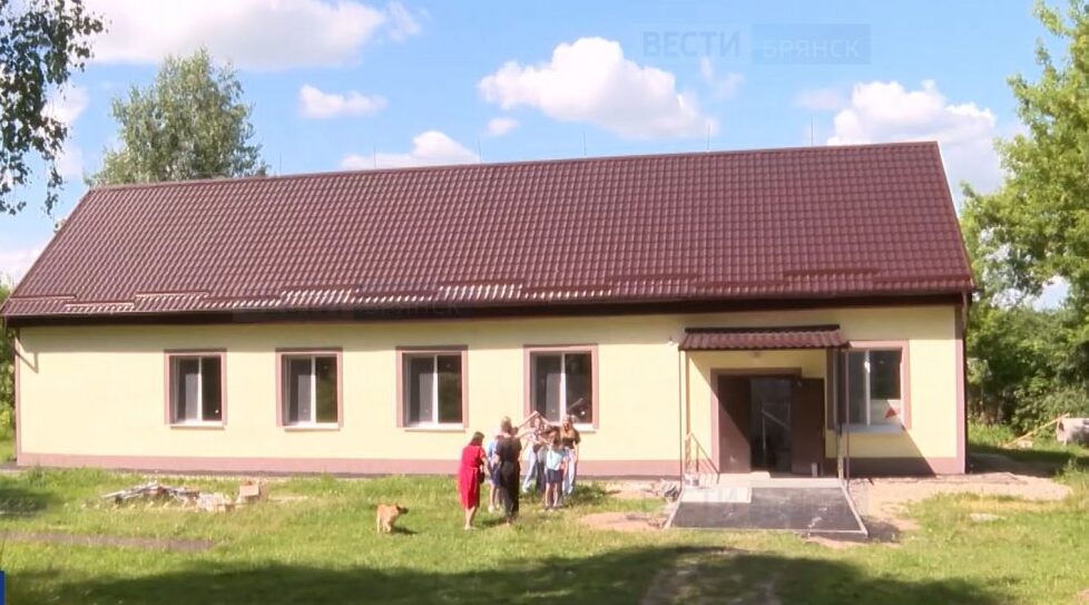 В Выгоничском районе отремонтировали сельский Дом культуры