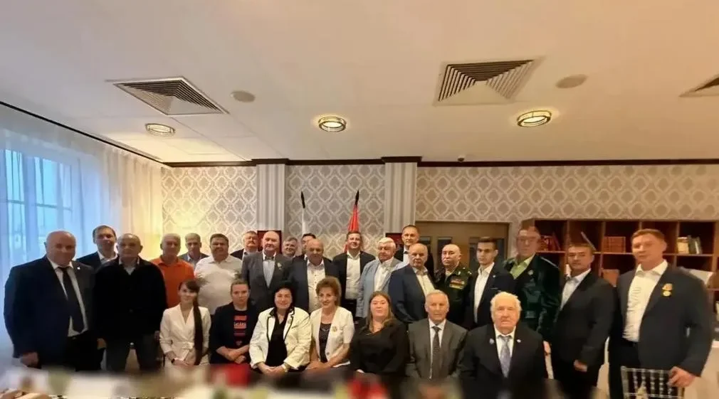 Егор Ковальчук встретился с членами Брянского землячества