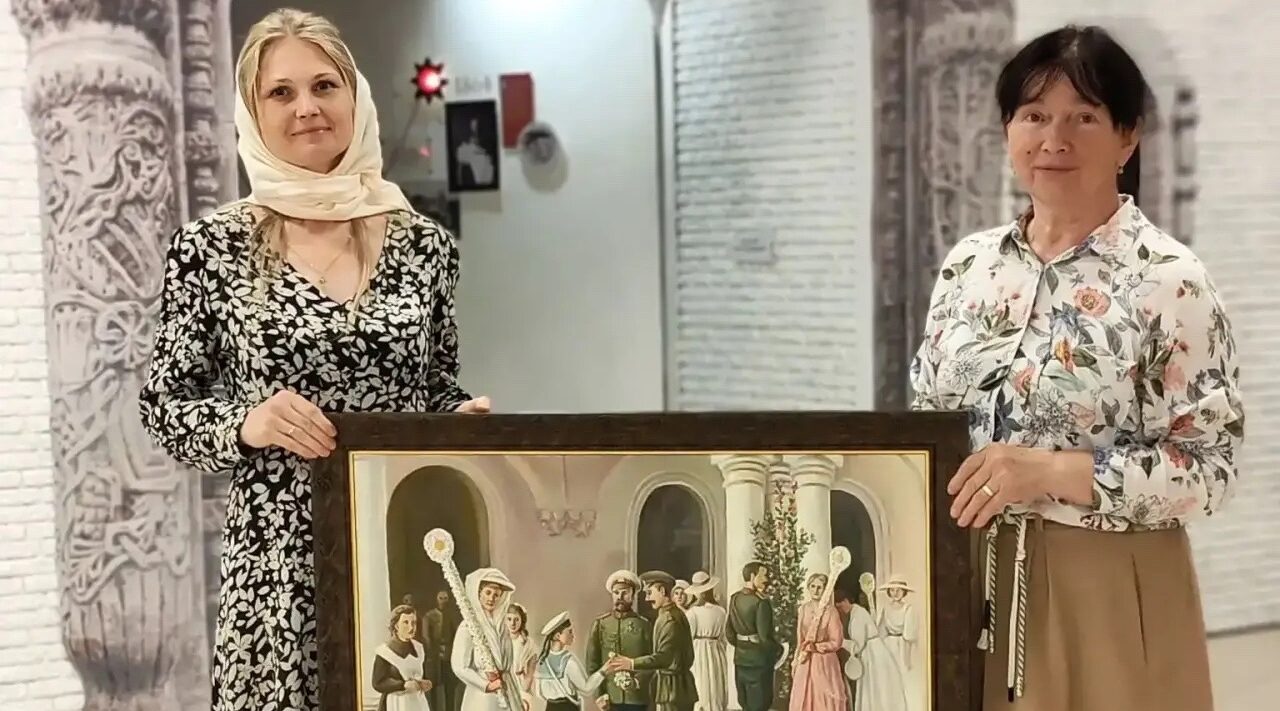 В Минске прошла выставка брянской художницы Н. Пугачёвой «Мы верой едины»