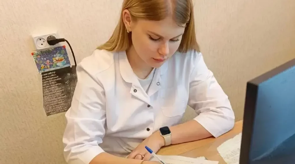 В Навлинской центральной районной больнице приступила к работе молодой специалист