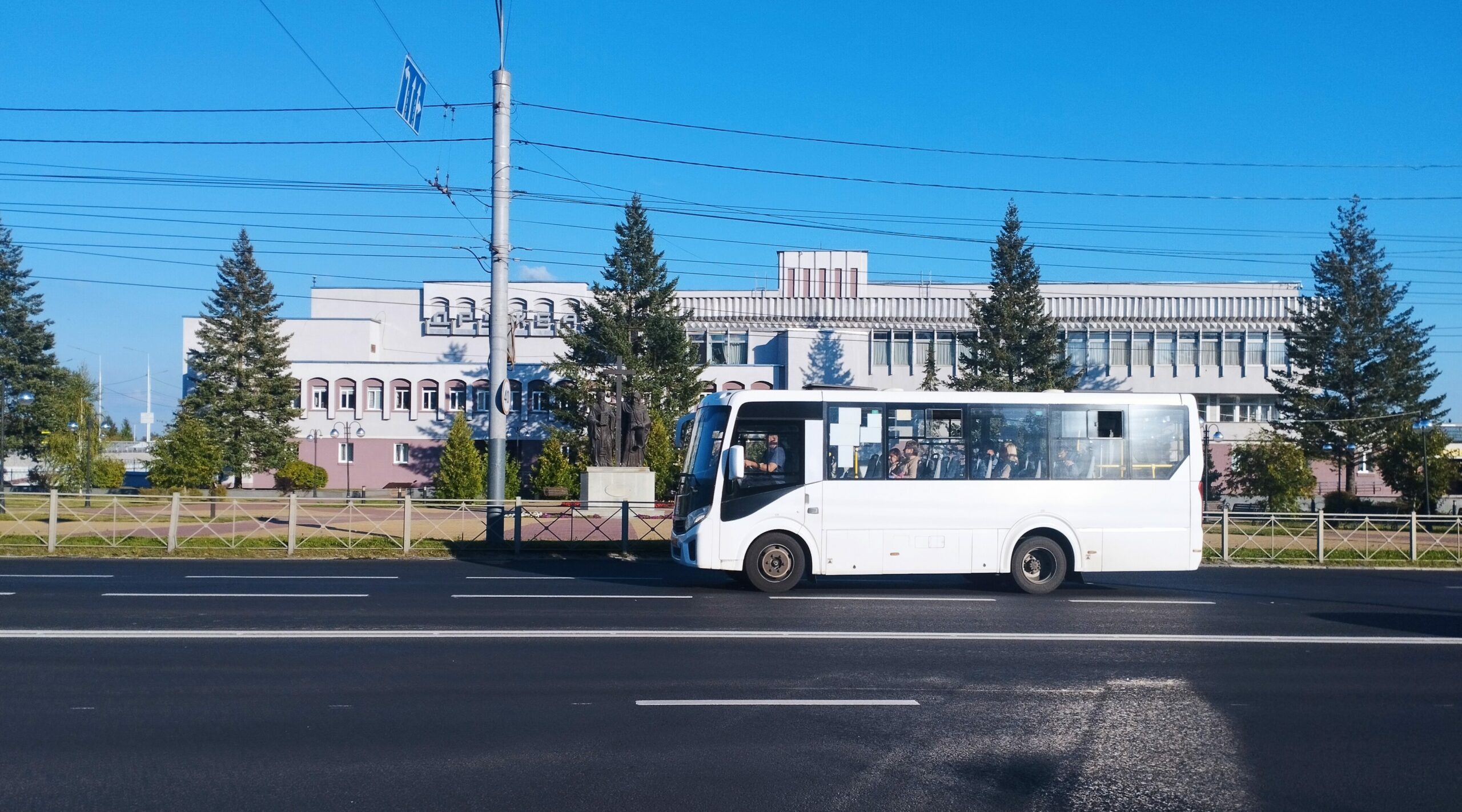 В Брянске обновляют дорогу к туристическим объектам