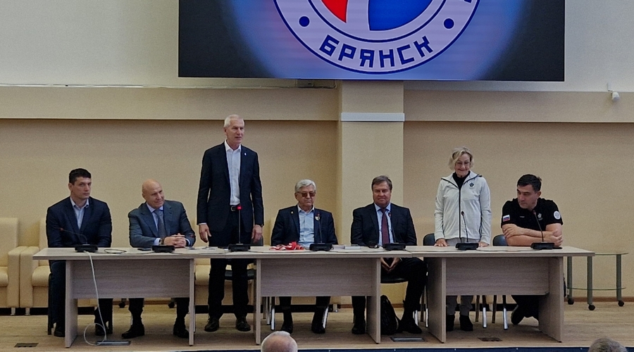 Легенды Олимпиад встретились с юными атлетами Брянщины