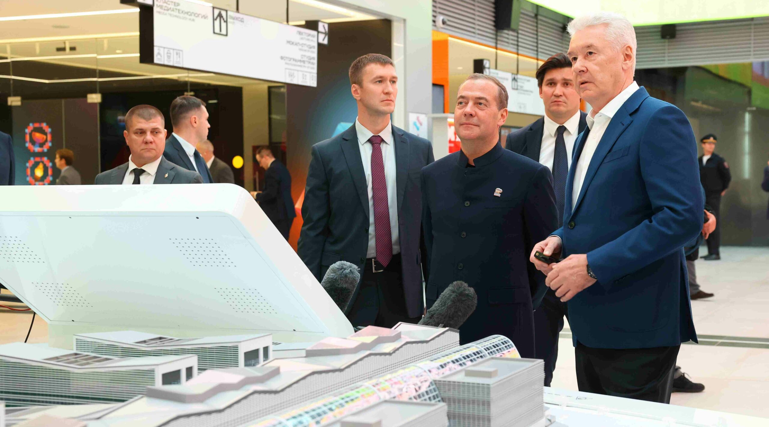 Медведев: технологическое лидерство должно стать основой российской экономики