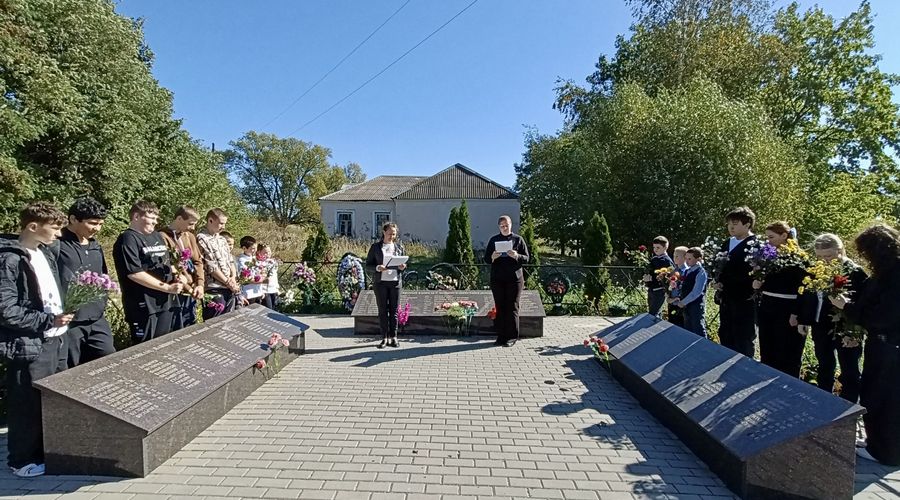 Карачевские школьники отметили День освобождения Брянщины