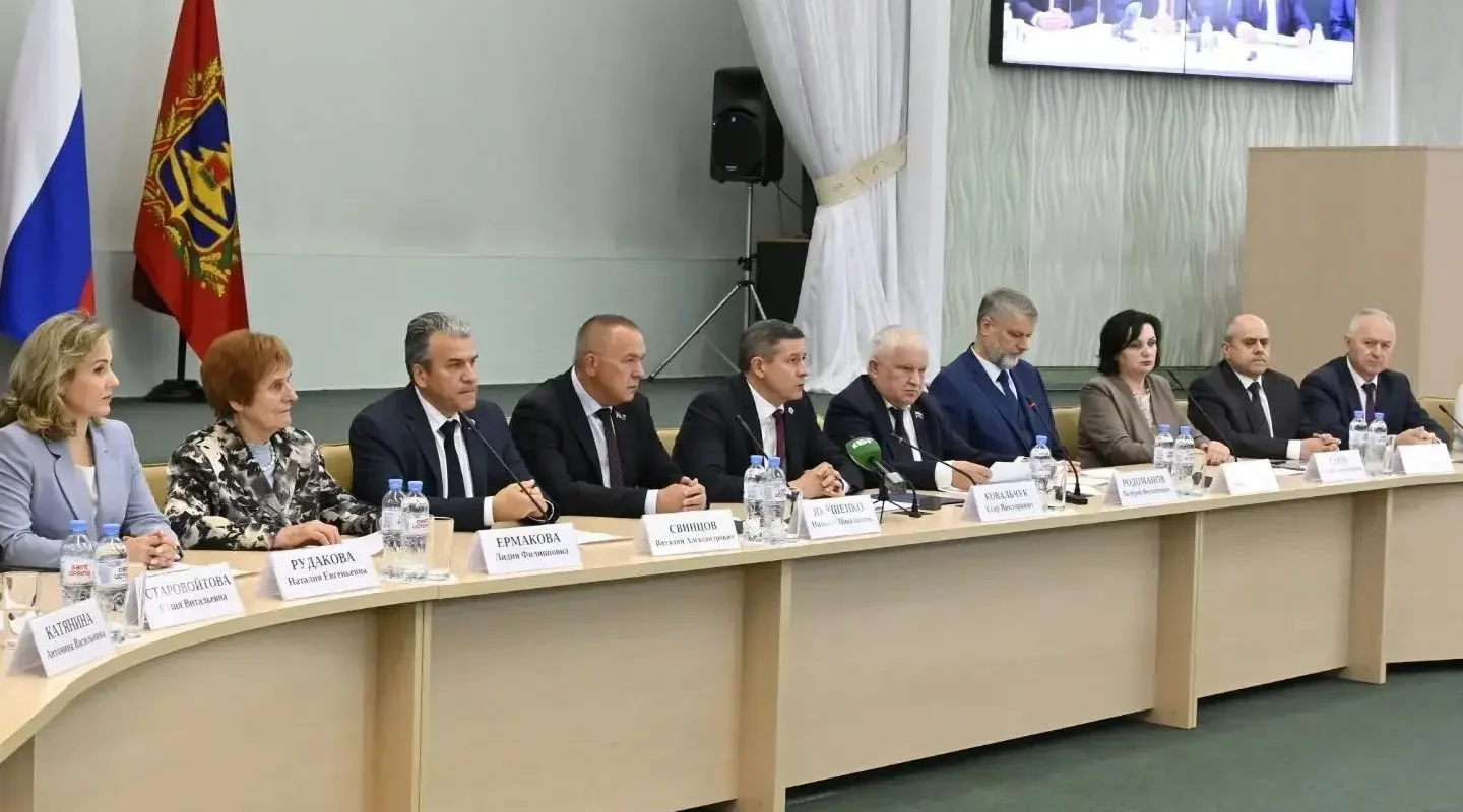 Егор Ковальчук поблагодарил членов Общественной палаты Брянской области за ответственную работу