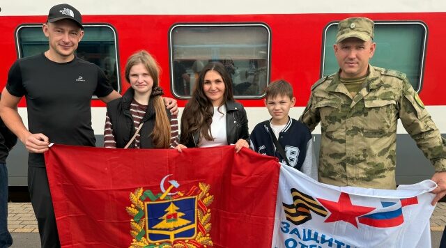 Климовская  «Заря» отправилась в Волгоград на финал «Семейной зарницы»