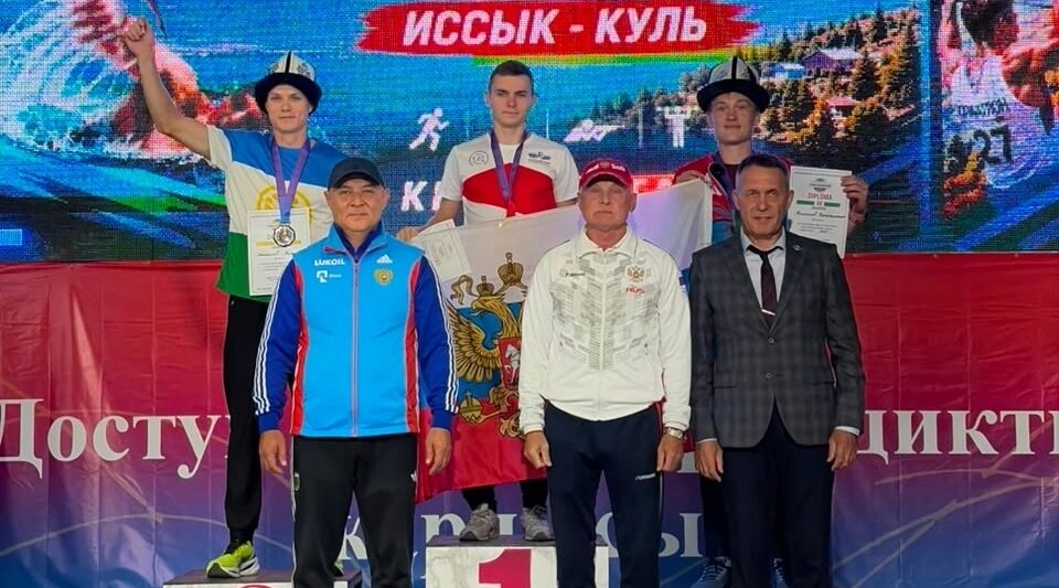 Брянец Максим Подтыкайлов взял золото на Кубке мира по полиатлону