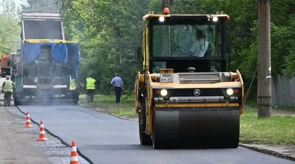Егор Ковальчук поздравил работников дорожного хозяйства Брянщины с профессиональным праздником
