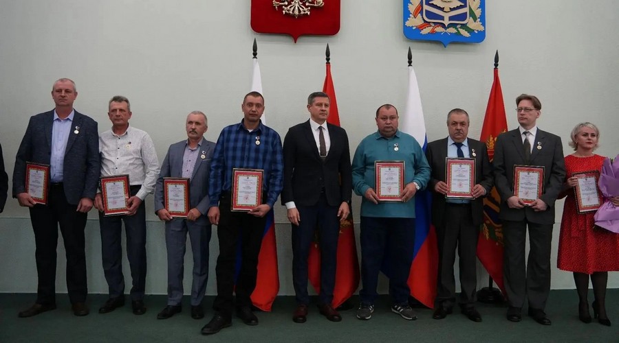 Егор Ковальчук поздравил дорожников Брянской области и рассказал о планах ремонта дорог