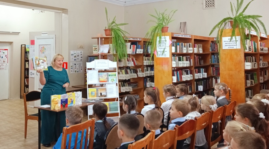 Юные читатели Брянска встретились с поэтессой Ольгой Шаблаковой