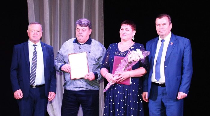 В Жуковке чествовали героев полей и ферм