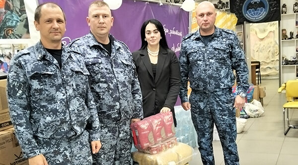 Сотрудники Брянской  воспитательной колонии передали гуманитарную помощь